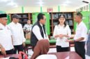 Gubernur Maluku Utara Sherly Laos meninjau langsung progres pembangunan di SMKN 2 dan SMKN 3 Ternate.
Sherly didampingi Sekretaris Provinsi Maluku Utara Samsuddin A. Kadir, Kepala Inspektorat Maluku Utara, dan Kepala Dinas Pendidikan dan Kebudayaan Maluku Utara Abubakar Abdullah. || Foto : Kasedata.id