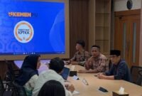 Plt Kepala Dinas PUPR Maluku Utara Risman Iriyanto Djafar bersama Kepala Inspektorat Provinsi Maluku Utara berkoordinasi dengan Tisky Anisha Azwen selaku Pembina Jasa Konstruksi Ahli Madya sekaligus Ketua Tim Penyusunan NSPK dan Pemantauan Evaluasi LSp. || Foto : Kasedata.id
