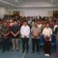 Kadikbud Maluku Utara membersamai pelajar Kristen mengikuti pembinaan rohani melalui puji-pujian dan pesan-pesan kebaikan di aula Kantor Dikbud. || Foto : Kasedata.id