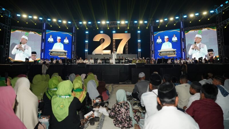 Ustaz Das’ad Latif dalam acara tabligh akbar di Alun-Alun Sofifi, jantung Ibu Kota Sofifi (IKS). || Foto : Kasedata.id