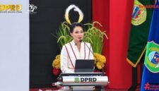 Gubernur Maluku Utara, Sherly Tjoanda Laos menyampaikan pidato di Rapat Paripurna Istimewa DPRD Provinsi Maluku Utara dalam rangka Hari Ulang Tahun (HUT) ke-27 Maluku Utara. || Foto : Kasedata.id