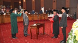 Pengucapan Sumpah/Janji Wakil Ketua DPRD Sisa Masa Jabatan 2024–2029, di Ruang Rapat Paripurna DPRD Maluku Utara. || Foto : Kasedata.id