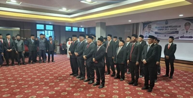 Prosesi pelantikan dipimpin Sekprov Malut, Samsuddin A. Kadir, di Ruang Rapat Lantai IV Kantor Gubernur Maluku Utara. || Foto : Kasedata.id