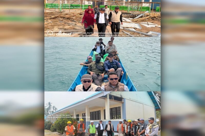 Kadikbud Maluku Utara, Abubakar Abdullah, bersama jajaran saat meninjau sejumlah sekolah di Kabupaten Pulau Taliabu. Terbatasnya akses transportasi darat membuat rombongan harus menempuh perjalanan menggunakan perahu demi menjangkau sekolah-sekolah di wilayah tersebut. || Foto : Daffa/Kasedata.id
