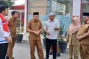 Wakil Gubernur Maluku Utara, H. Sarbin Sehe, bersama Satgas BBM melakukan sidak di SPBU Sofifi. Sarbin didampingi langsung Sekprov Samsuddin A. Kadir dan Kepala Disperindag Ronny Saleh. || Foto : Kasedata.id