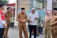 Wakil Gubernur Maluku Utara, H. Sarbin Sehe, bersama Satgas BBM melakukan sidak di SPBU Sofifi. Sarbin didampingi langsung Sekprov Samsuddin A. Kadir dan Kepala Disperindag Ronny Saleh. || Foto : Kasedata.id