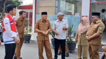 Wakil Gubernur Maluku Utara, H. Sarbin Sehe, bersama Satgas BBM melakukan sidak di SPBU Sofifi. Sarbin didampingi langsung Sekprov Samsuddin A. Kadir dan Kepala Disperindag Ronny Saleh. || Foto : Kasedata.id