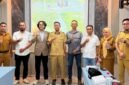 Plt Kepala Dinas PUPR Maluku Utara, Risman Iriyanto Djafar dan jajaran usai audiensi dengan anggota DPD RI Dapil Malut Dr. R. Graal Taliawo, di Hotel Belson, Kota Ternate. || Foto : Kasedata.id
