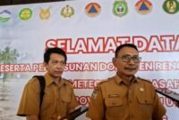 Kepala Pelaksana BPBD Maluku Utara, Fehby Alting didampingi Sekretaris BPBD Risval Tri Budiyanto. || Foto : Kasedata.id