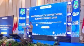 Kepala DPMPTSP Provinsi Maluku Utara, Dr. Nirwan M.T. Ali, saat menyampaikan sambutan pada peluncuran North Moluccas Business Forum 2026 di Bella Hotel, Ternate. || Foto : Kasedata.id