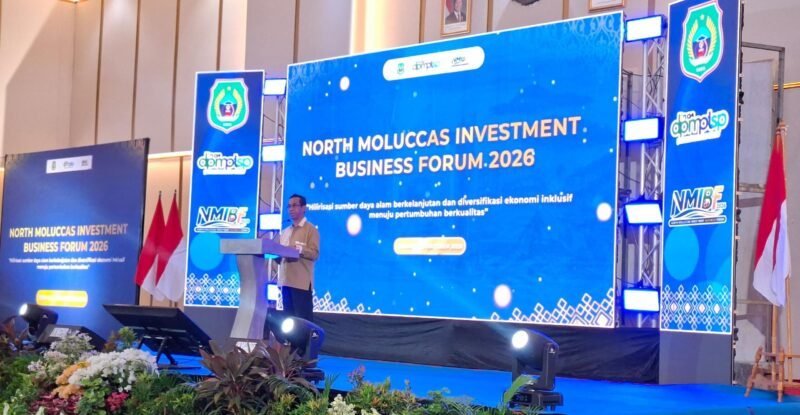 Kepala DPMPTSP Provinsi Maluku Utara, Dr. Nirwan M.T. Ali, saat menyampaikan sambutan pada peluncuran North Moluccas Business Forum 2026 di Bella Hotel, Ternate. || Foto : Kasedata.id