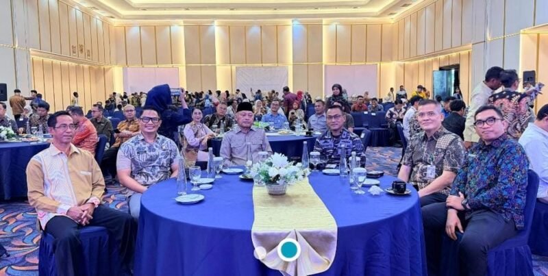 Sekda Kabupaten Pulau Taliabu, Dr. Yosar Kardiat bersama Wakil Gubernur Maluku Utara dan jajaran Forkompimda Malut. || Foto : Kasedata.id