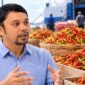 Kepala Disperindag Maluku Utara, Ronny Saleh, saat memberikan keterangan terkait kedatangan 7 ton pasokan rica nona untuk menekan lonjakan harga cabai di Maluku Utara. || Foto : Kasedata.id