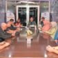 Sekda Kota Ternate Rizal Marsaoly, saat memimpin rapat tim penanganan Karhutla TPA Takome dan Sulamadaha [dok : kasedata]