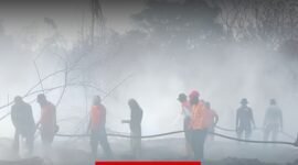 Upaya tim gabungan memadamkan sisa api bawah tanah TPA Takome Kota Ternate [dok : istimewa]