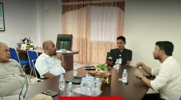 Pertemuan Ketua DPRD Haltim, Idrus E. Maneke bersama Kepala Perum Bulog Cabang Ternate Jeffry Tanasu yang difasilitasi oleh Plt.Kepala Disperindag Malut, M. Ronny Saleh [dok : kasedata]