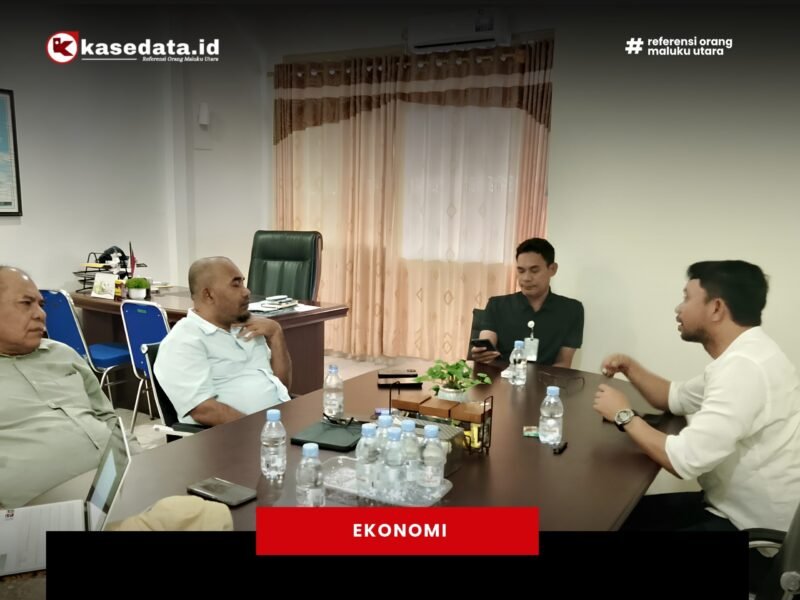Pertemuan Ketua DPRD Haltim, Idrus E. Maneke bersama Kepala Perum Bulog Cabang Ternate Jeffry Tanasu yang difasilitasi oleh Plt.Kepala Disperindag Malut, M. Ronny Saleh [dok : kasedata]