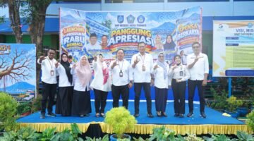 Peluncuran Gerakan Literasi Rabu Membaca dan Panggung Apresiasi di SMP Negeri 1 Kota Ternate