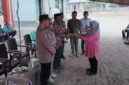 Sertijab dari kepala desa sebelumnya Idham Usia kepada penjabat kepala desa yang baru Siti Hawa Kedafota [dok : karno/kasedata]