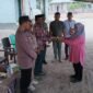 Sertijab dari kepala desa sebelumnya Idham Usia kepada penjabat kepala desa yang baru Siti Hawa Kedafota [dok : karno/kasedata]