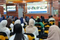 Sekda Kota Ternate, Dr. Rizal Marsaoly, saat menjadi pemateri pada peringatan Hari Pangan Sedunia yang dirangkaikan dengan peringatan satu dekade Perhimpunan Ahli Teknologi Pangan Indonesia (PATPI) Ternate di Aula Nuku Kampus Unkhair