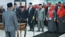 Prosesi pelantikan satu Pejabat Pimpinan Tinggi Pratama, puluhan kepala sekolah, dan tujuh pengurus Dewan Pendidikan Kota Ternate periode 2026–2030